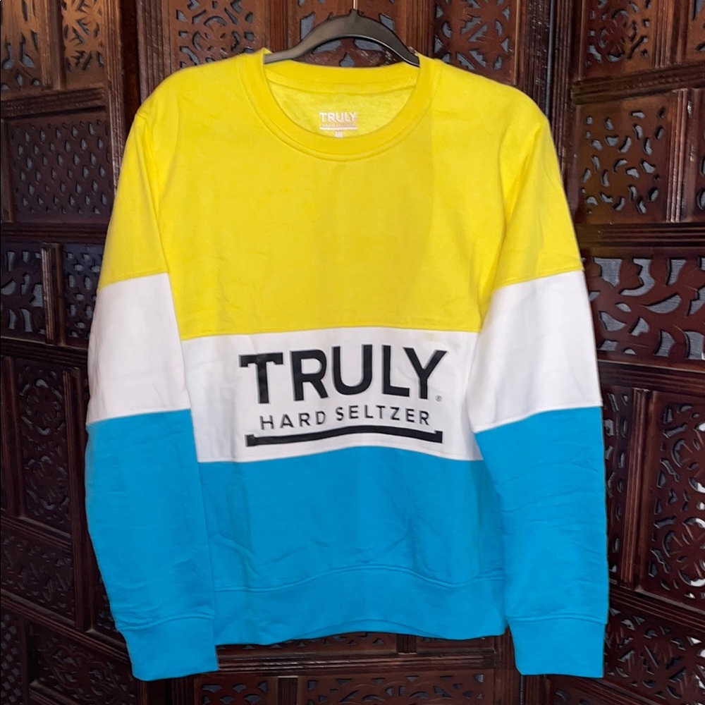 NWOT Truly Hard Seltzer Colorblock Women’s Sweatshirt size Medium.